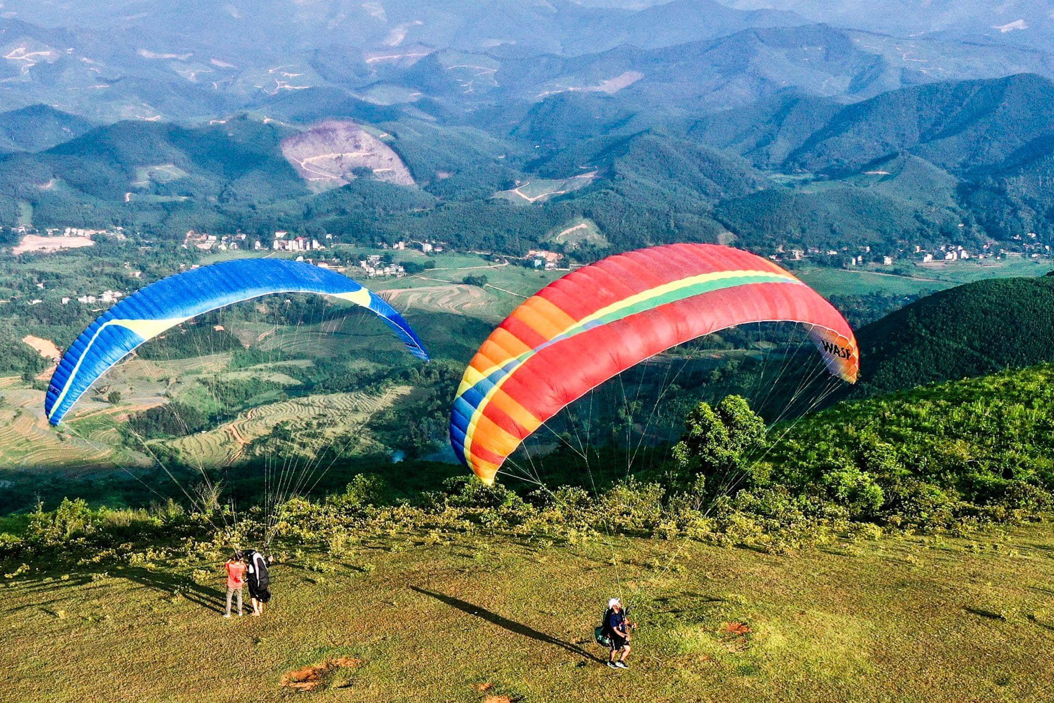 Dù lượn Chư Yang Sin – Trải nghiệm bay trên “nóc nhà Tây Nguyên” đang thu hút du khách năm 2026